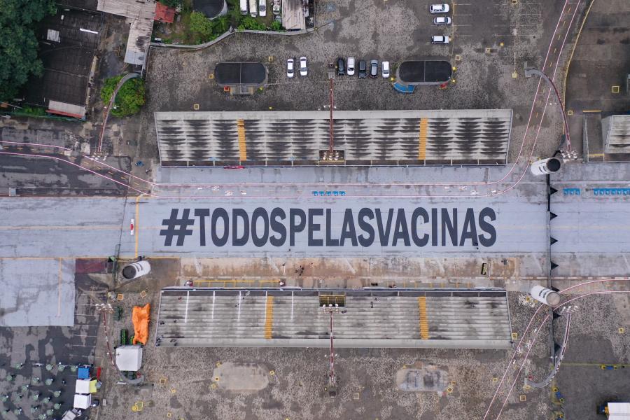 Foto aérea da intervenção urbana #TODOSPELASVACINAS